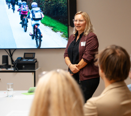 Gabriele Pertl hat den Bike Bus Kössen ins Leben gerufen